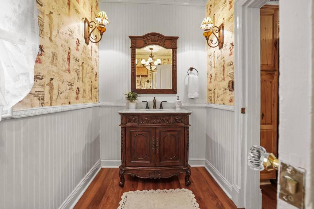 Charming Victorian Home - 2 Minutes To Downtown Lancaster Eksteriør bilde