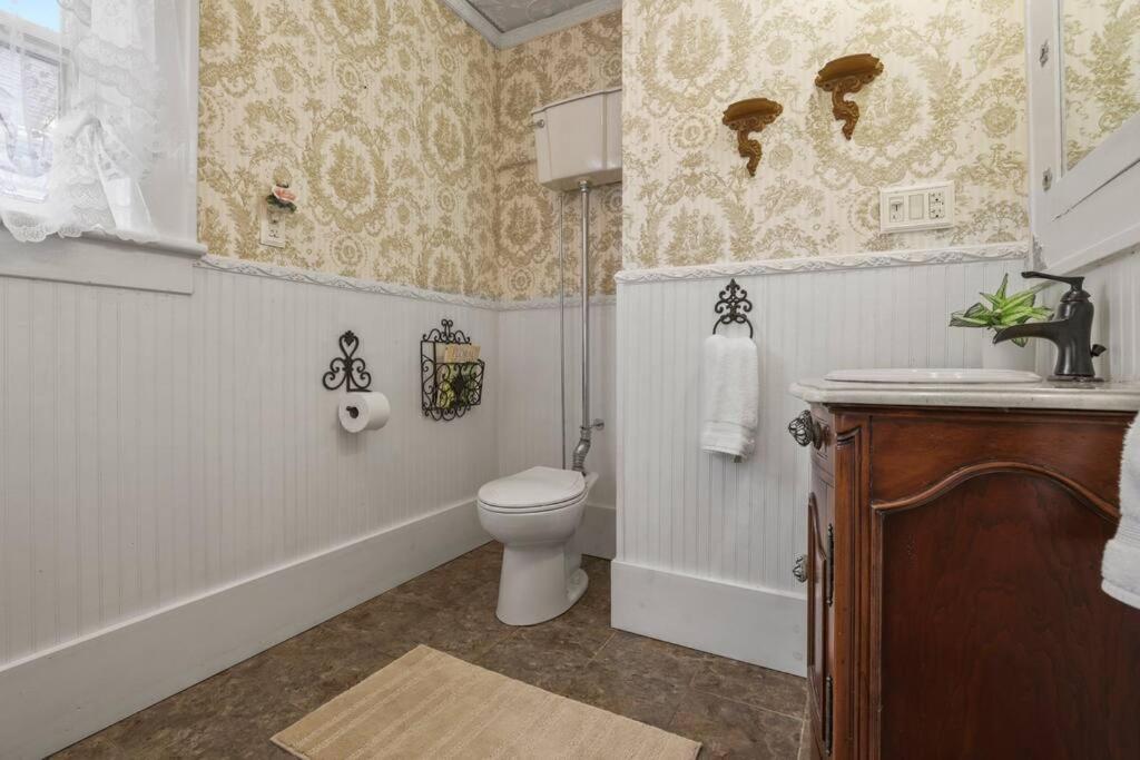 Charming Victorian Home - 2 Minutes To Downtown Lancaster Eksteriør bilde