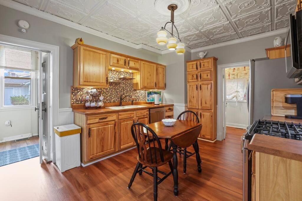 Charming Victorian Home - 2 Minutes To Downtown Lancaster Eksteriør bilde